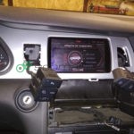 Снимаем кнопки открытия бардачка и управления бортовым Audi Q7 4L
